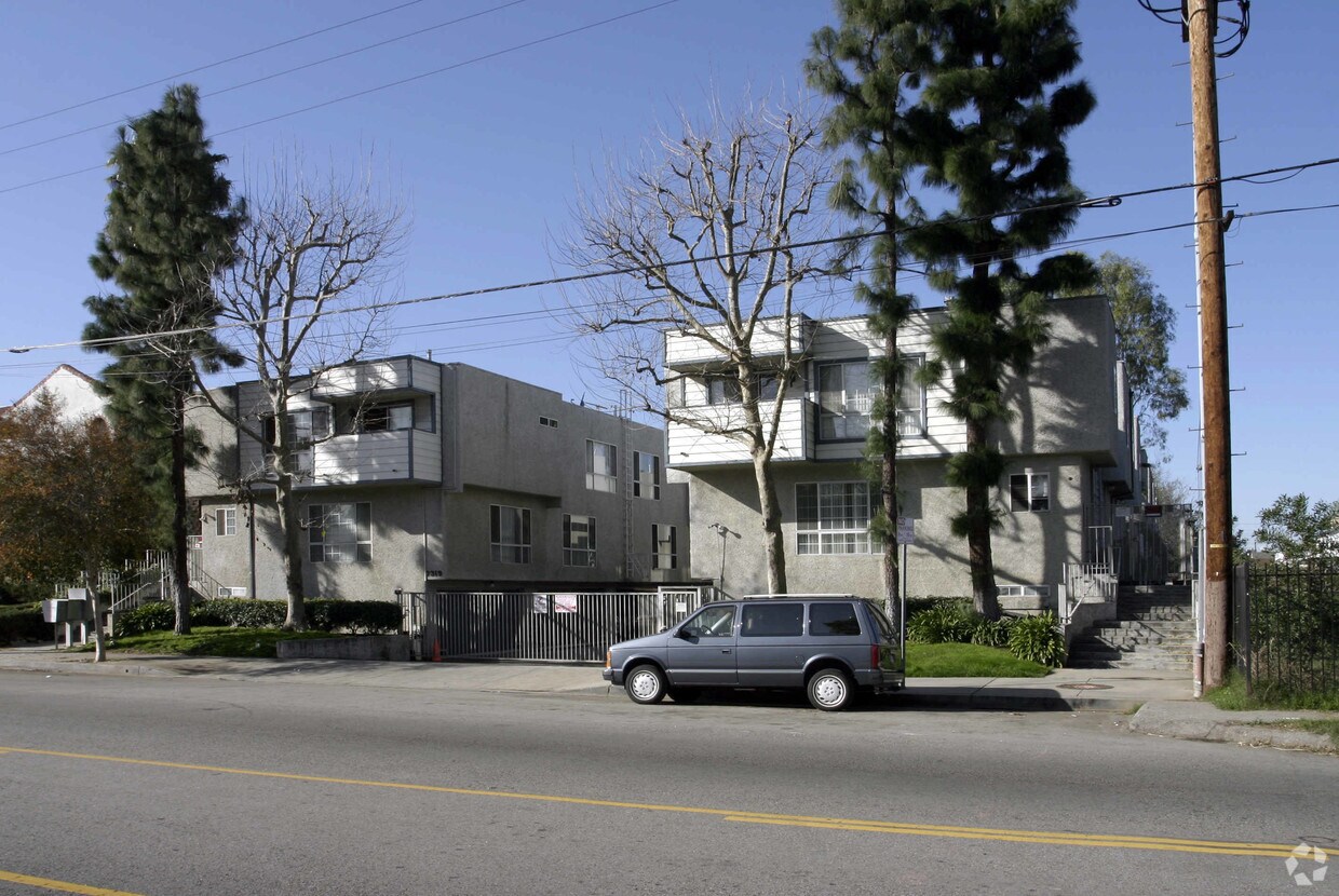 Building Photo - Condominium