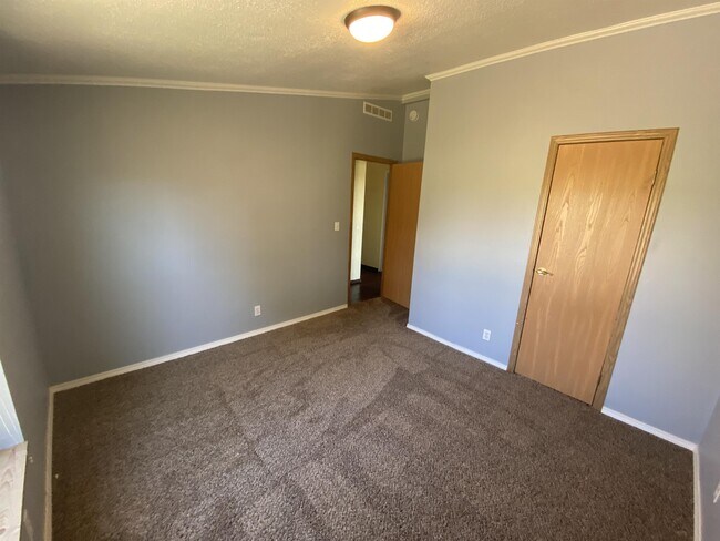 Building Photo - 790 Antelope Dr