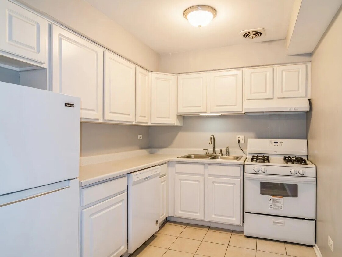 Foto principal - 1227 S Harlem Ave