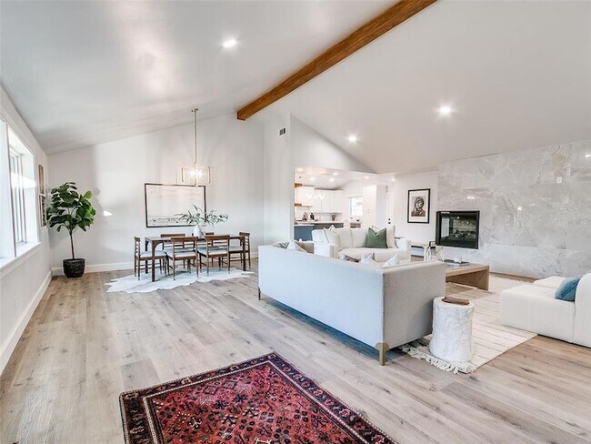 Foto del edificio - 2101 NW 60th St