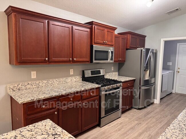 Building Photo - 9615 Laramie Dr