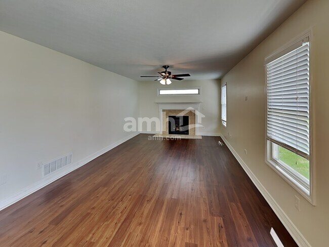 Building Photo - 761 Orwell St