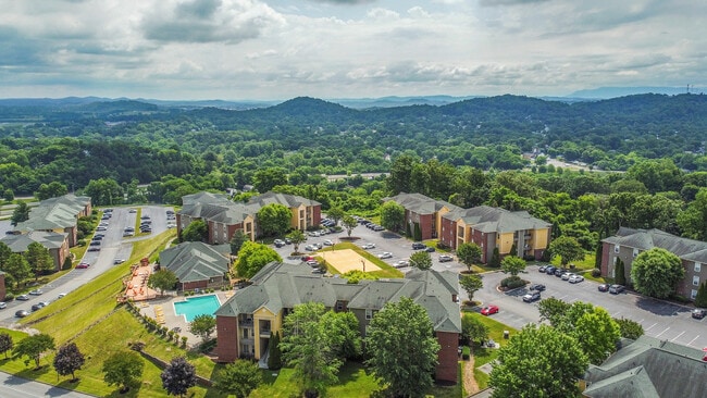 Building Photo - Heights of Knoxville