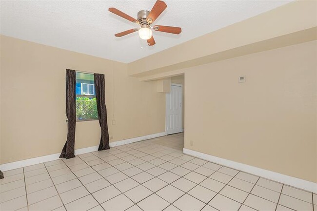 Foto del edificio - 416 NW 19th Ave