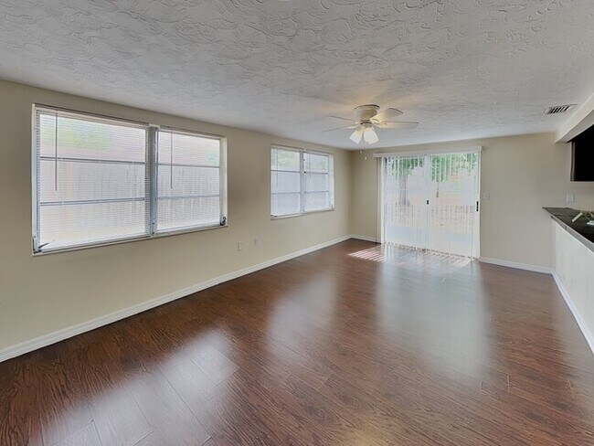 Foto del edificio - 6041 9th Ave
