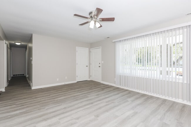 Building Photo - 138 Montgomery Ave