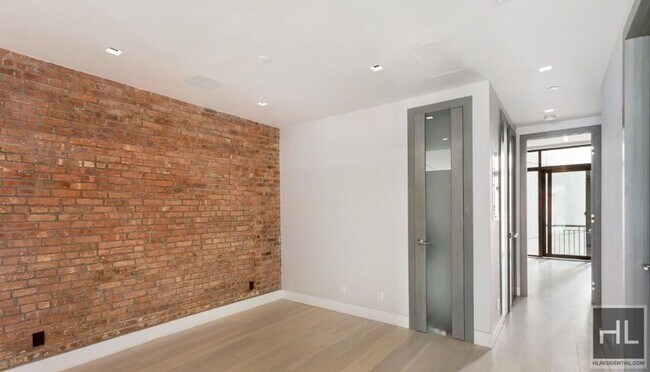 Building Photo - Bowery