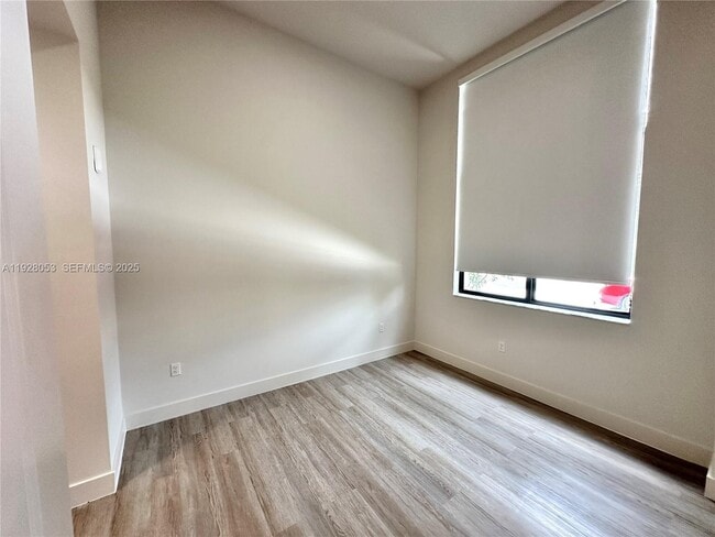 Foto del edificio - 18412 Homestead Ave