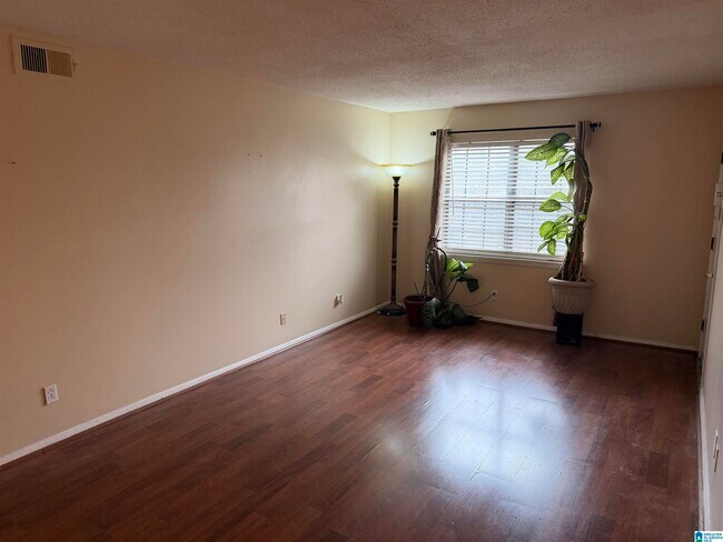 Foto del edificio - 838 Beacon Pkwy W