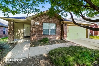 Building Photo - 11921 Hickory Cir