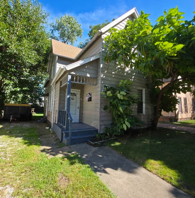 Building Photo - 2049 W 95th St