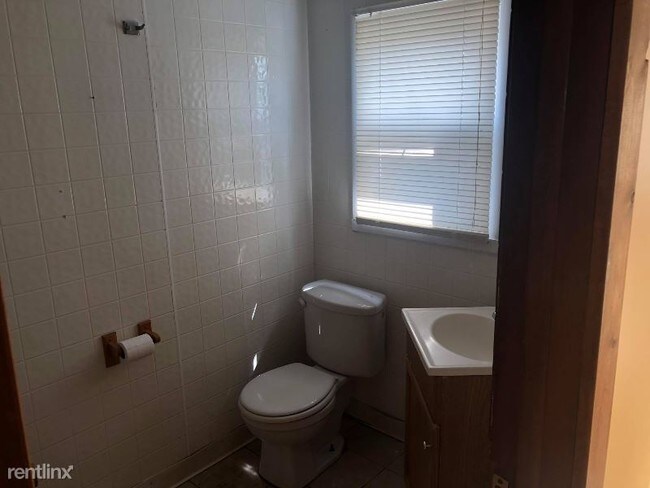Building Photo - 2 br, 1 bath House - 134 Clark St