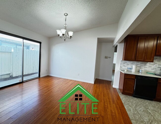 Foto del edificio - **Charming 2-Bedroom, 2-Bathroom Home with...