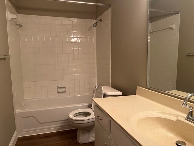 Foto del edificio - 900 Mountain Creek Rd