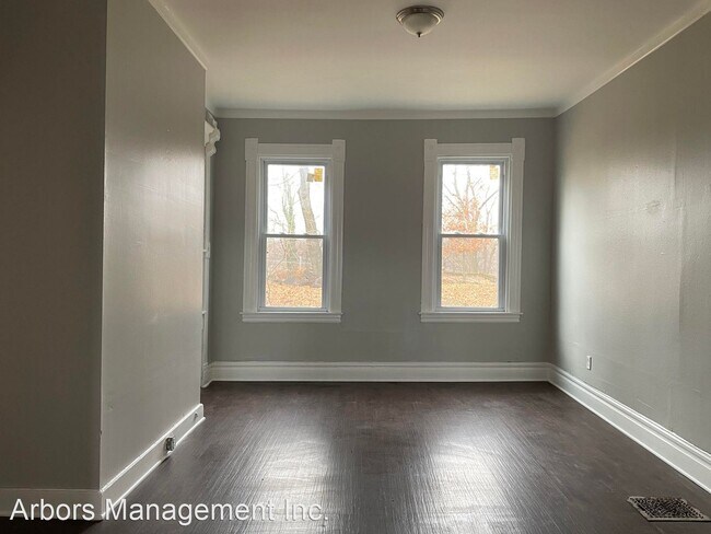 Foto del edificio - 3 br, 1 bath House - 524 W. Burgess Street
