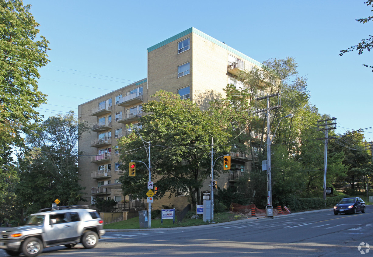 Building Photo - 630 Vesta