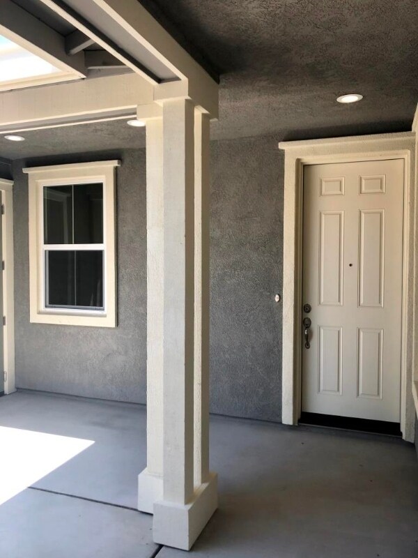 Foto del edificio - 614 Crocker Ln