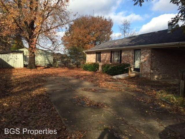 Building Photo - 3 br, 1.5 bath House - 1901 Pioneer Rd