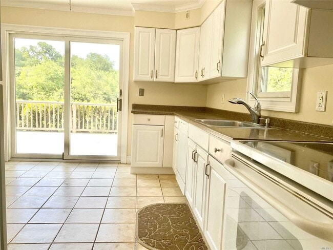Building Photo - 3 Brookside Dr