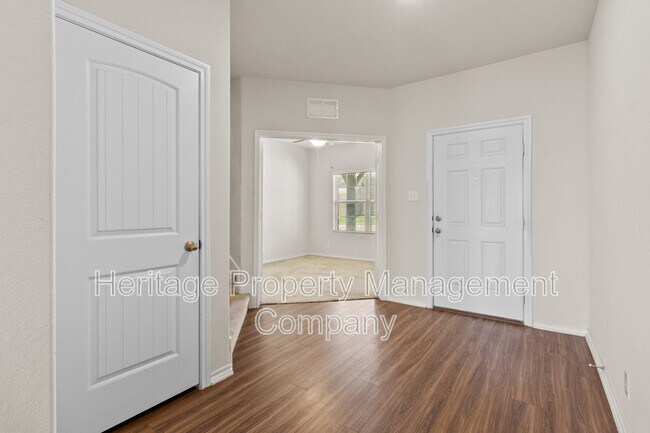 Foto del edificio - 6822 Titan Pk