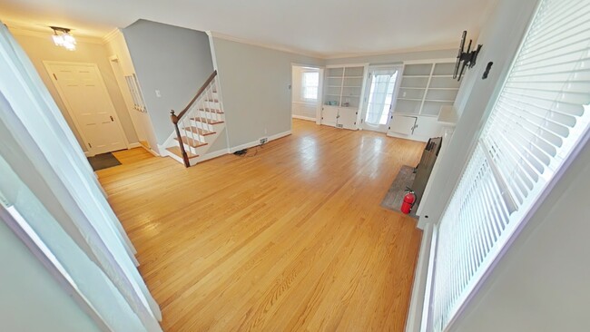 Foto del edificio - "2-Bed Grosse Pointe Woods Gem with Granit...