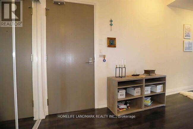Photo du bâtiment - 7165-7165 Yonge St