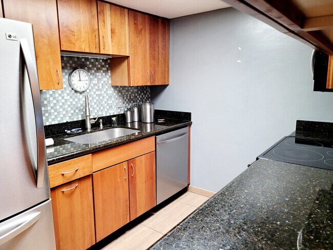 Building Photo - 6814 N 35th Ave