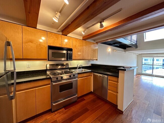 Building Photo - 2080 3rd St