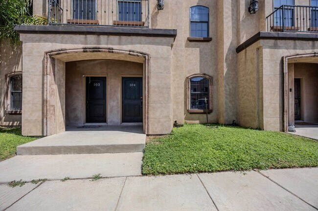 Building Photo - 8216 Casa Verde Rd