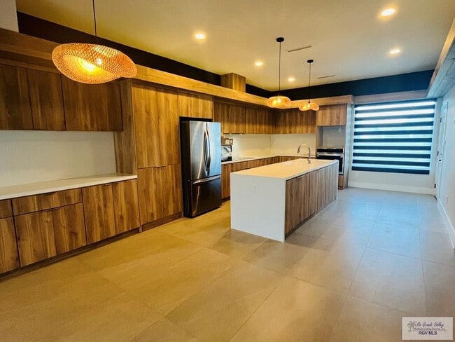 Foto del edificio - 4610 Juniper Cir