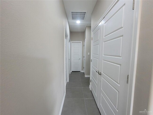 Foto del edificio - 3504 Frio Ave