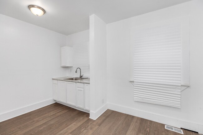 Foto del edificio - 3008 Cortland St