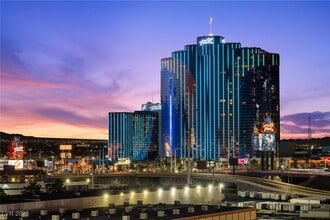 Building Photo - 4471 Dean Martin Dr