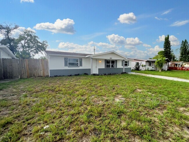 Building Photo - 4802 Bonton Dr