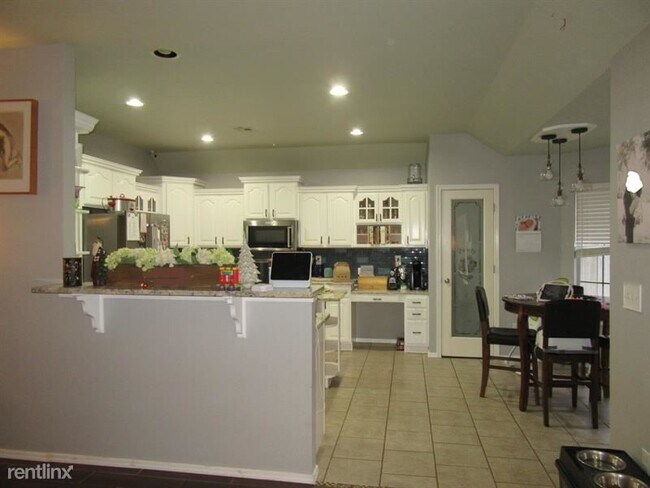 Building Photo - 4 br, 3 bath House - 10402 N 114th E Ave