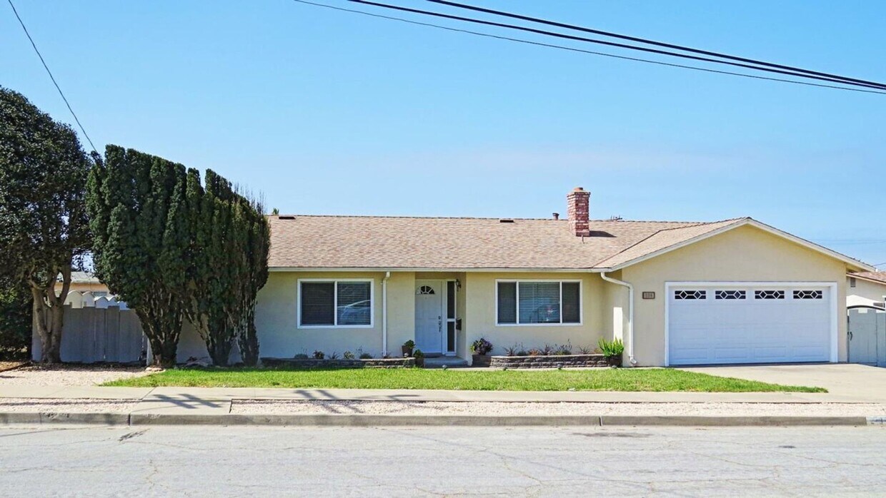 Primary Photo - Three bedroom home In Marina Available 7/2...