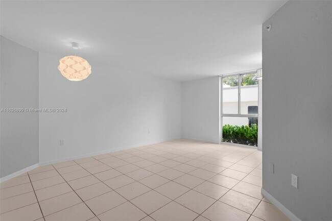 Foto del edificio - 1688 West Ave