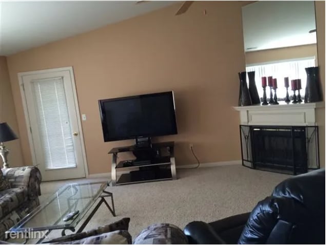 Building Photo - 17202 Chesapeake Cir