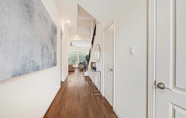 Foto del edificio - 1531 Woodbend Park W