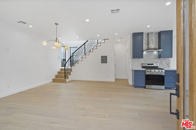 Building Photo - 3306 Casitas Ave