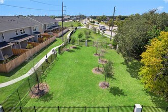 Building Photo - 8104 Danson Ln