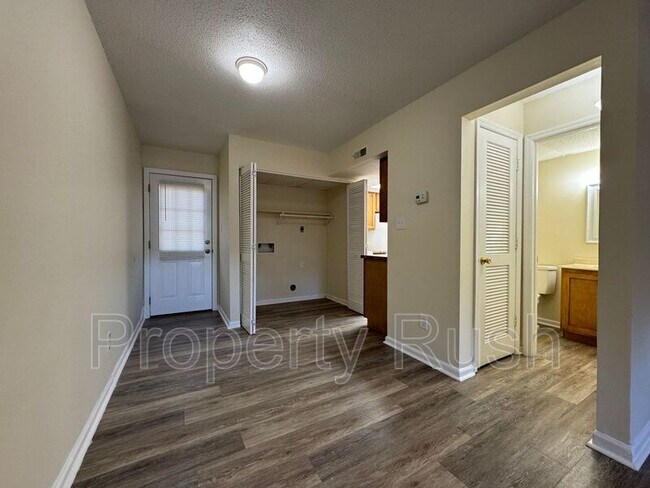 Foto del edificio - 4942 Charwood Trail NW