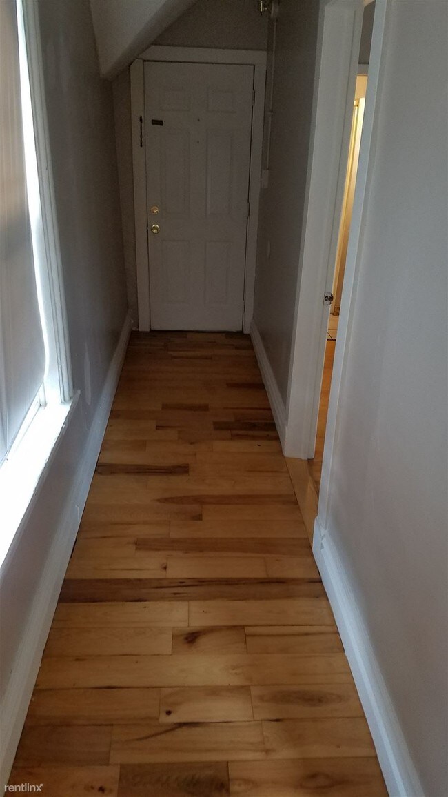 Foto del edificio - 1 br, 1 bath  - 828 W Kalamazoo Ave Apt 3