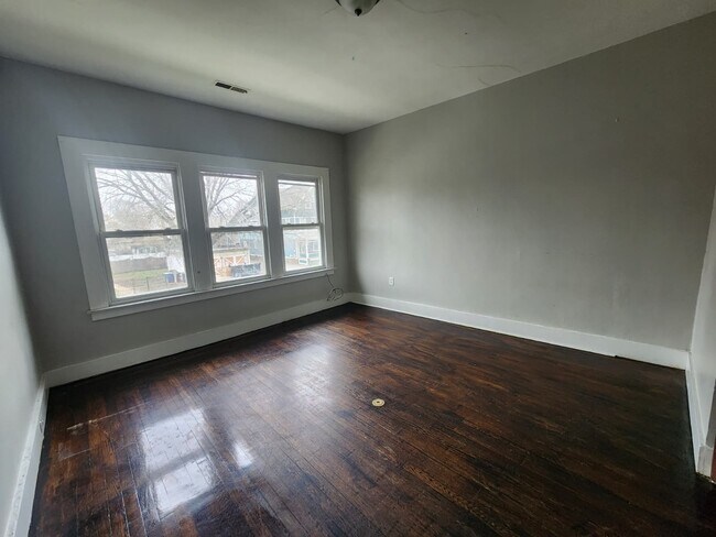 Foto del edificio - 270 Sherman Ave