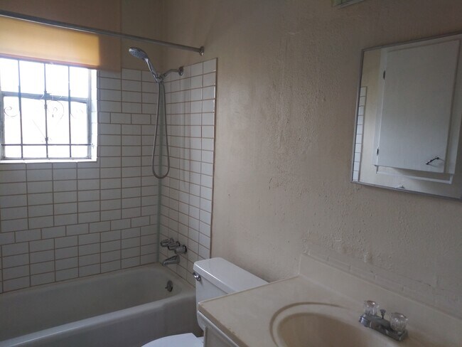 Foto del edificio - 6219 Batterson St