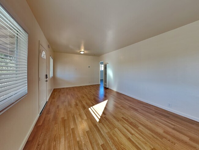 Foto del edificio - 278 Woodrow Ave