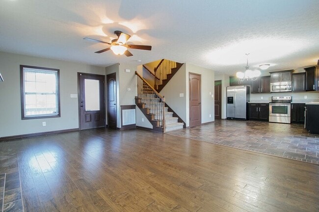 Building Photo - 1450 Raven Rd