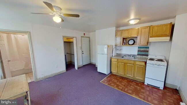 Building Photo - 1520 W Ontario St