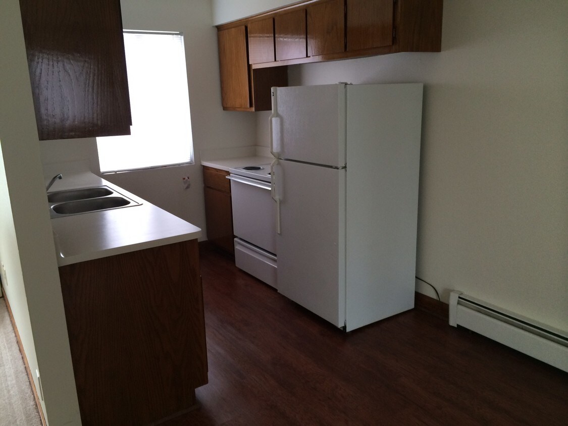 1204 Memorial Dr Unit 10, South Milwaukee, WI 53172 Apartments in