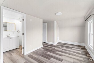 Building Photo - 457 Ahnaip St